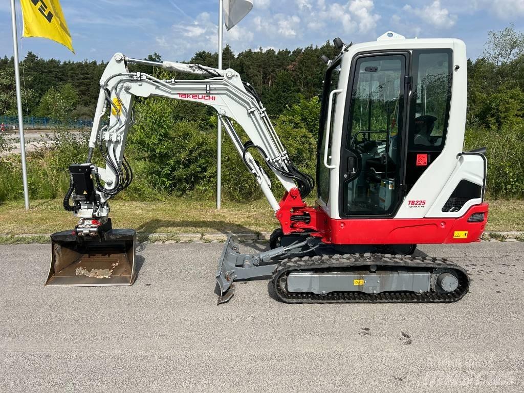 Takeuchi TB 225A V5 Mini excavadoras < 7t