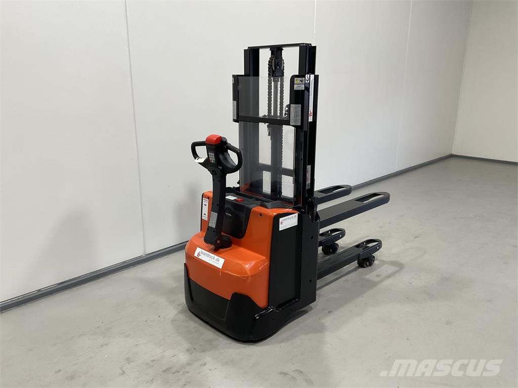 Toyota SWE200D Apiladores eléctricos autopropulsados