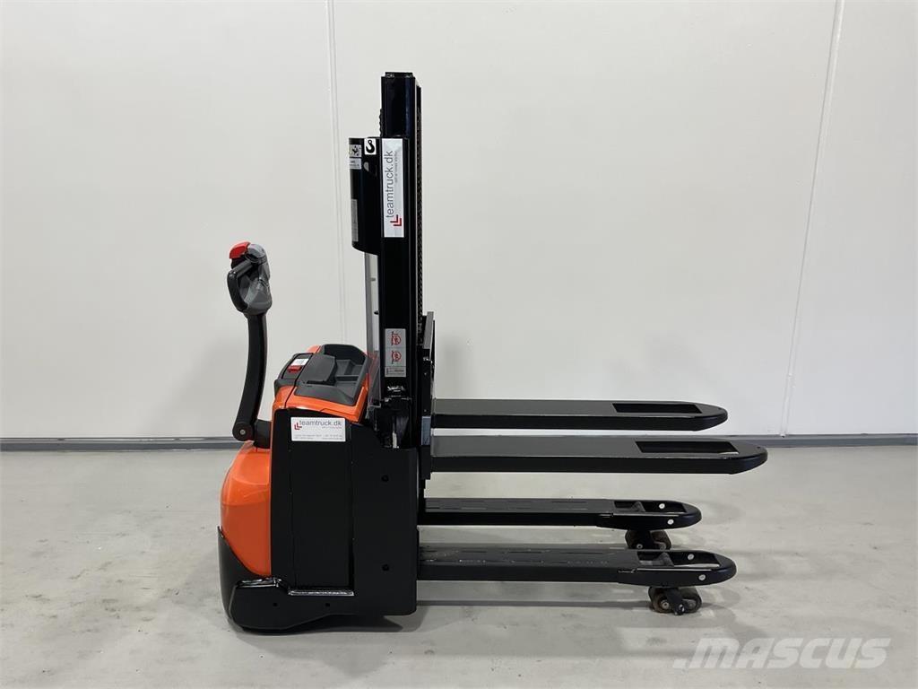 Toyota SWE200D Apiladores eléctricos autopropulsados