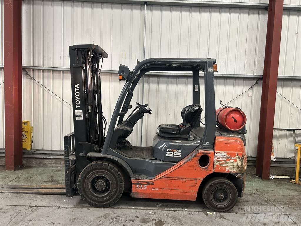 Toyota 02-8FGF25 Carretillas LPG