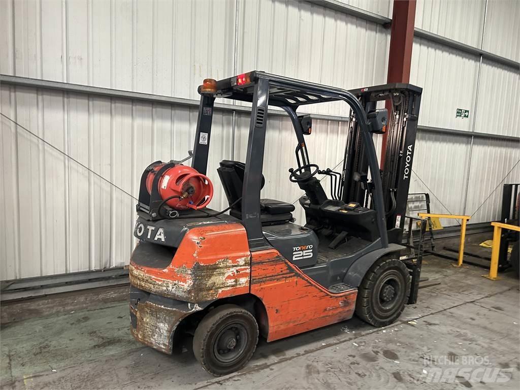 Toyota 02-8FGF25 Carretillas LPG
