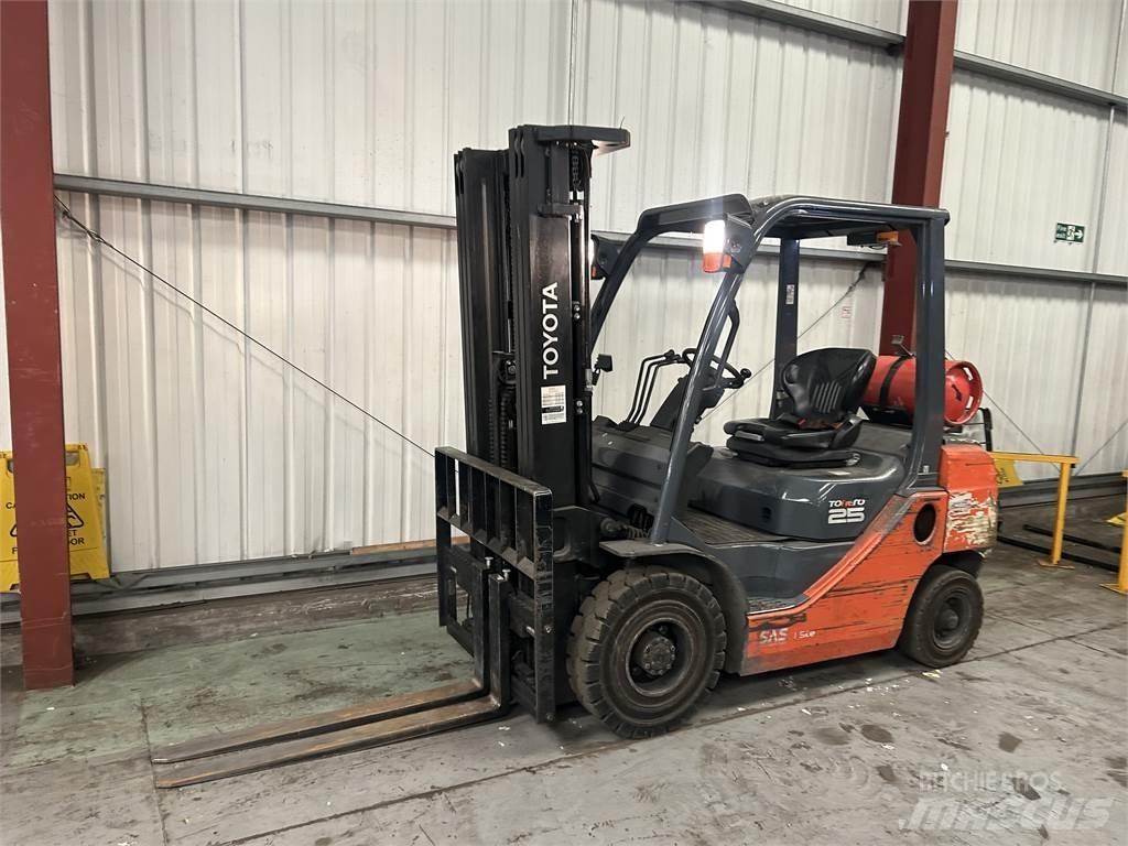 Toyota 02-8FGF25 Carretillas LPG