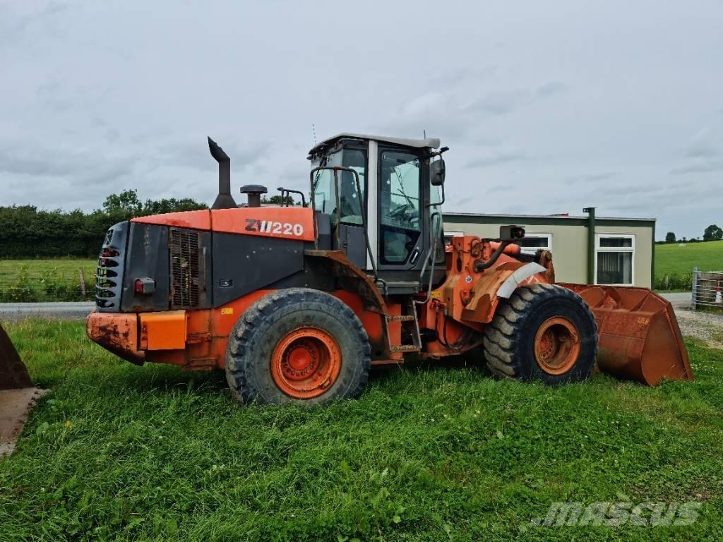 Hitachi ZW 220 Cargadoras sobre ruedas