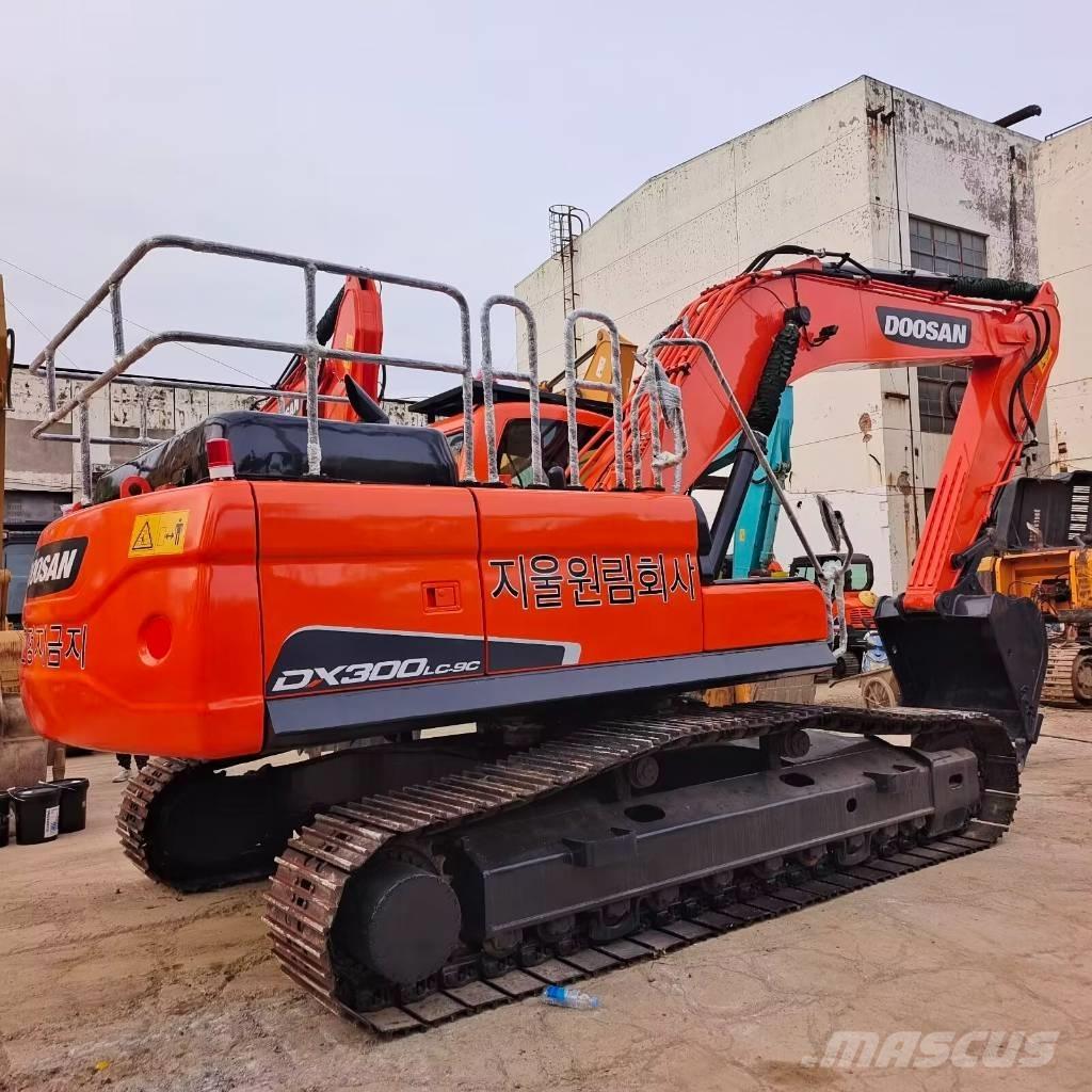 Doosan DX 300 Excavadoras de cadenas