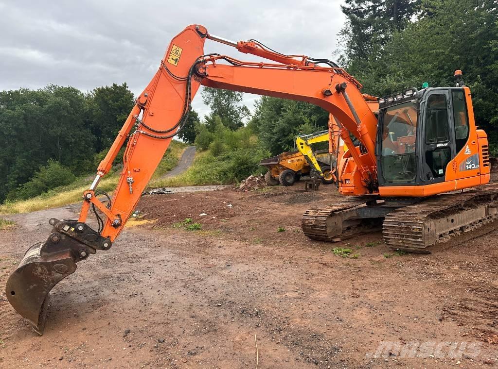 Doosan DX 140 LCR-3 Excavadoras de cadenas