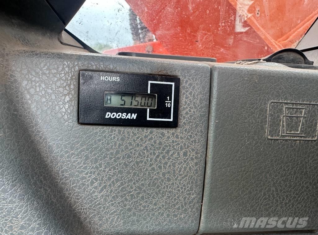 Doosan DX 140 LCR-3 Excavadoras de cadenas