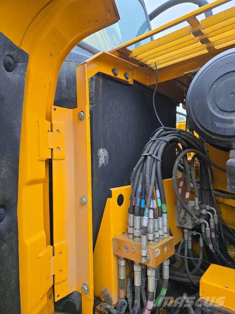 JCB JS 210 LC Excavadoras de cadenas