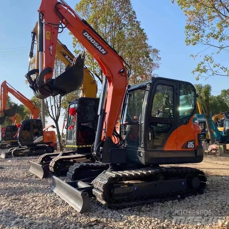 Doosan DX60 Excavadoras de cadenas