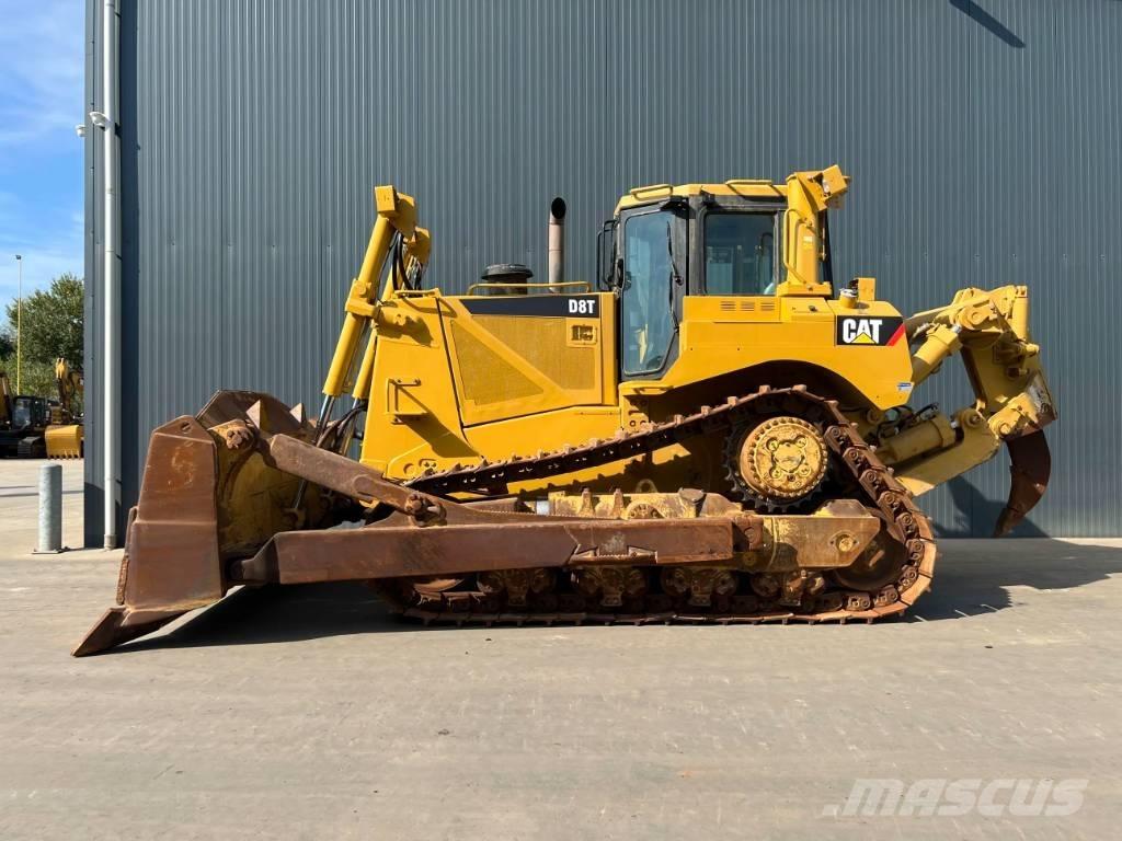 CAT D8T Buldozer sobre oruga