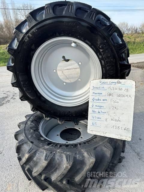  GREENEX 320/70R28 Neumáticos, ruedas y llantas