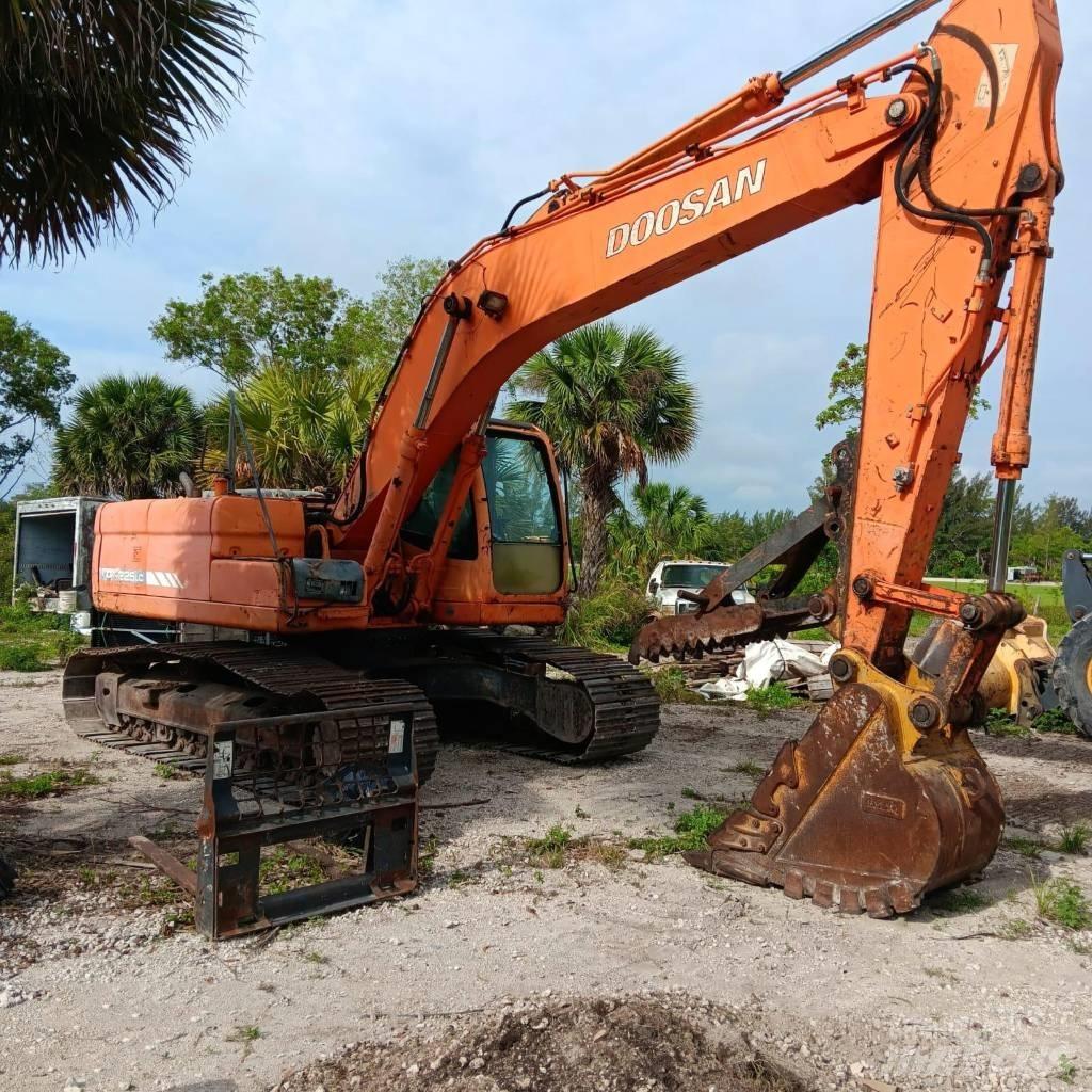 Doosan DX 225 LC Excavadoras de cadenas