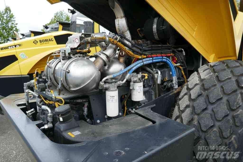 Bomag BW 213 DH-5 Compactadores de suelo