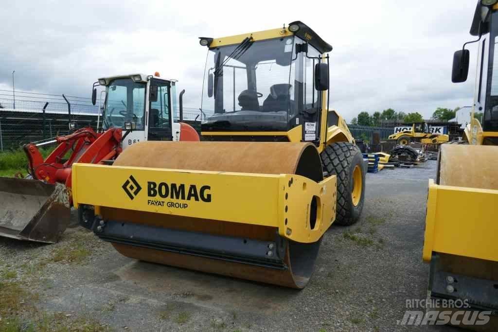 Bomag BW 213 DH-5 Compactadores de suelo