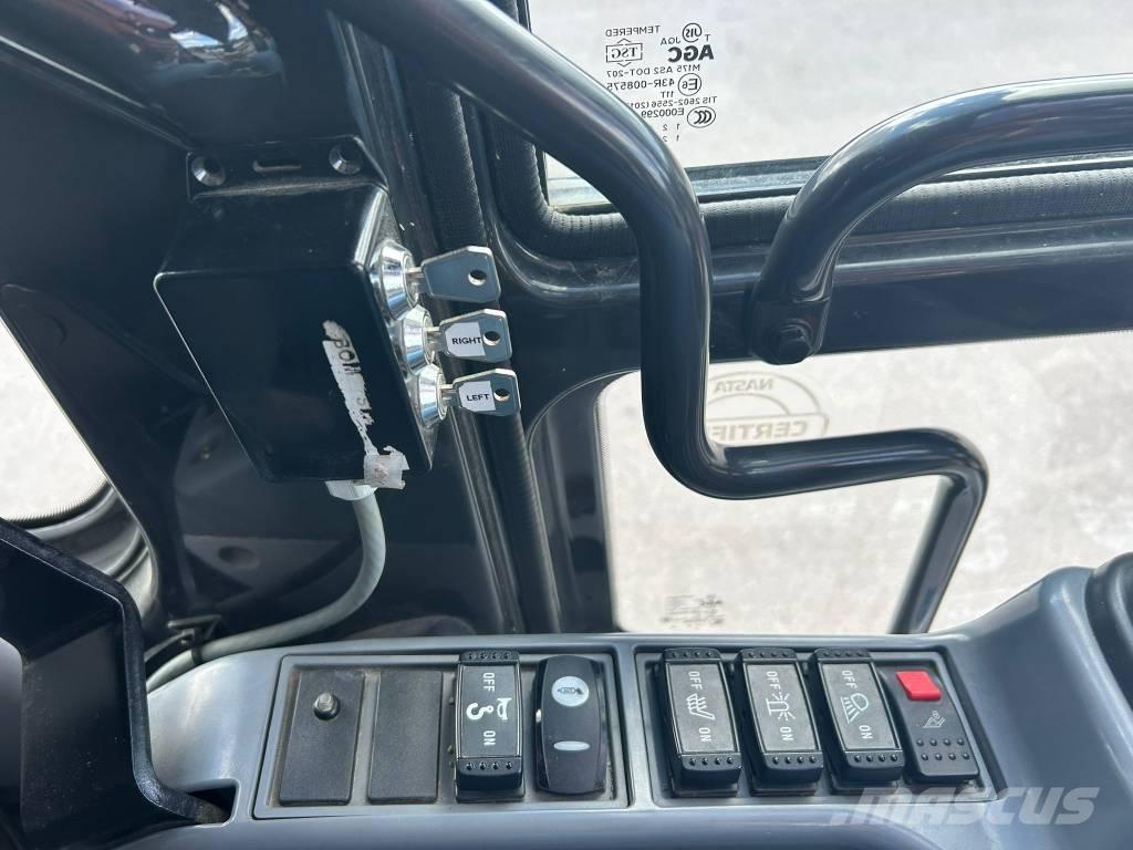 Hitachi ZX 300 LC-6 Excavadoras de cadenas