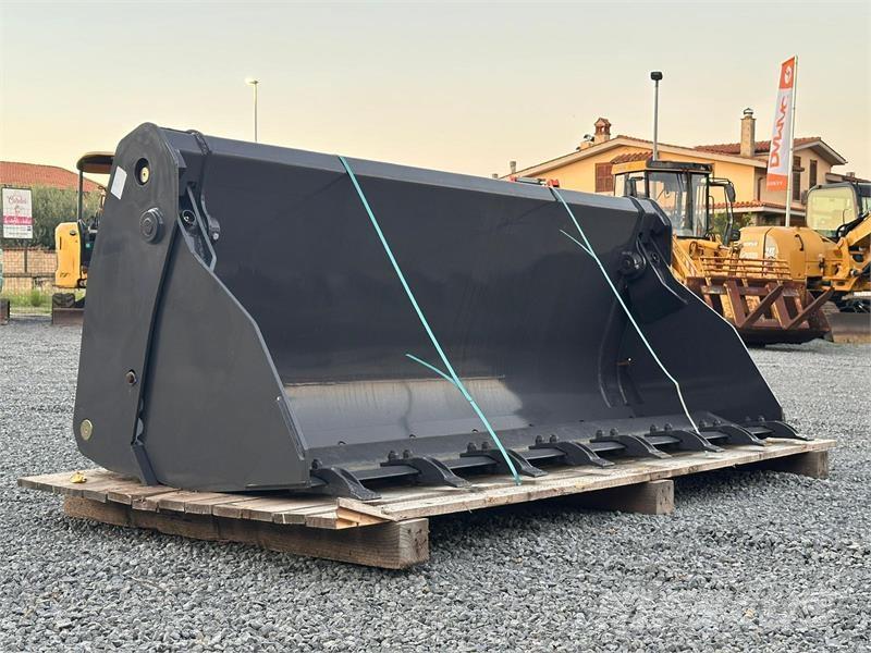 New Holland 220 Cucharones