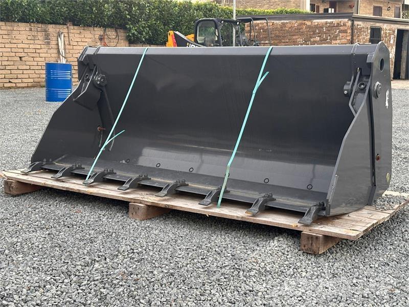 New Holland 220 Cucharones