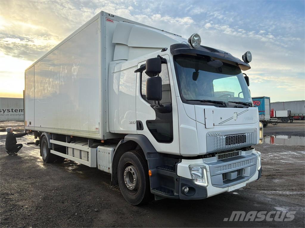Volvo FE320 Camiones caja cerrada