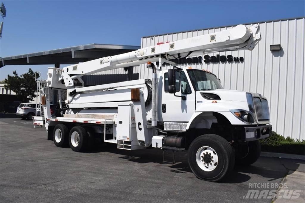Altec AM900-E100 Plataformas sobre camión