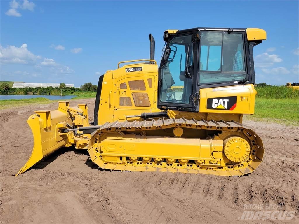 CAT D5K LGP Buldozer sobre oruga