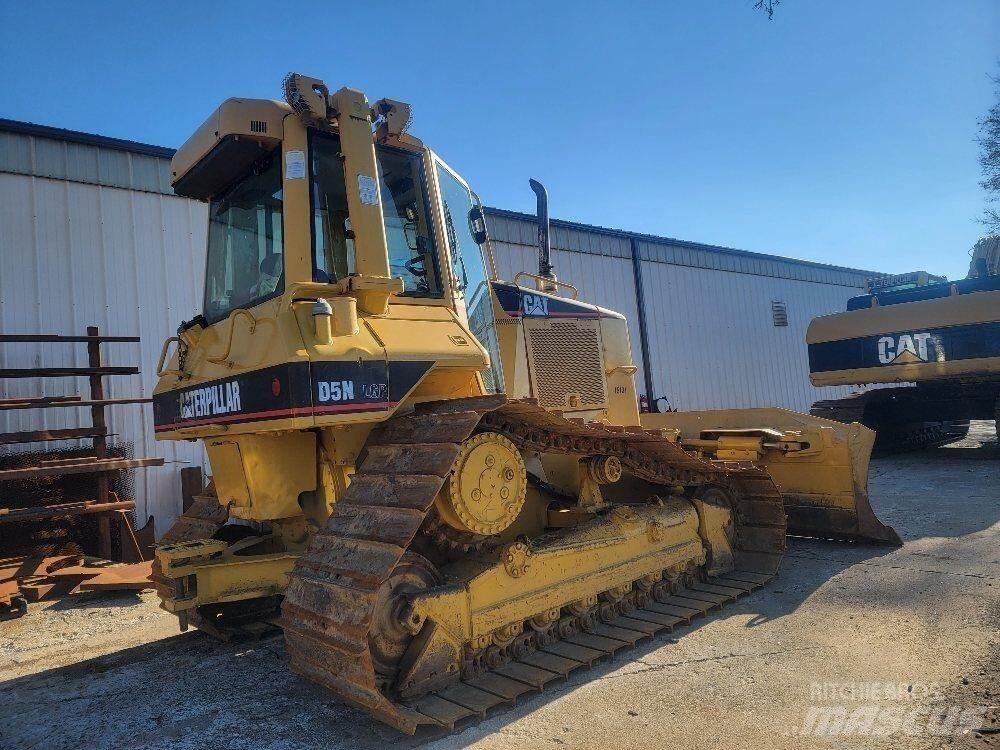 CAT D5N LGP Buldozer sobre oruga