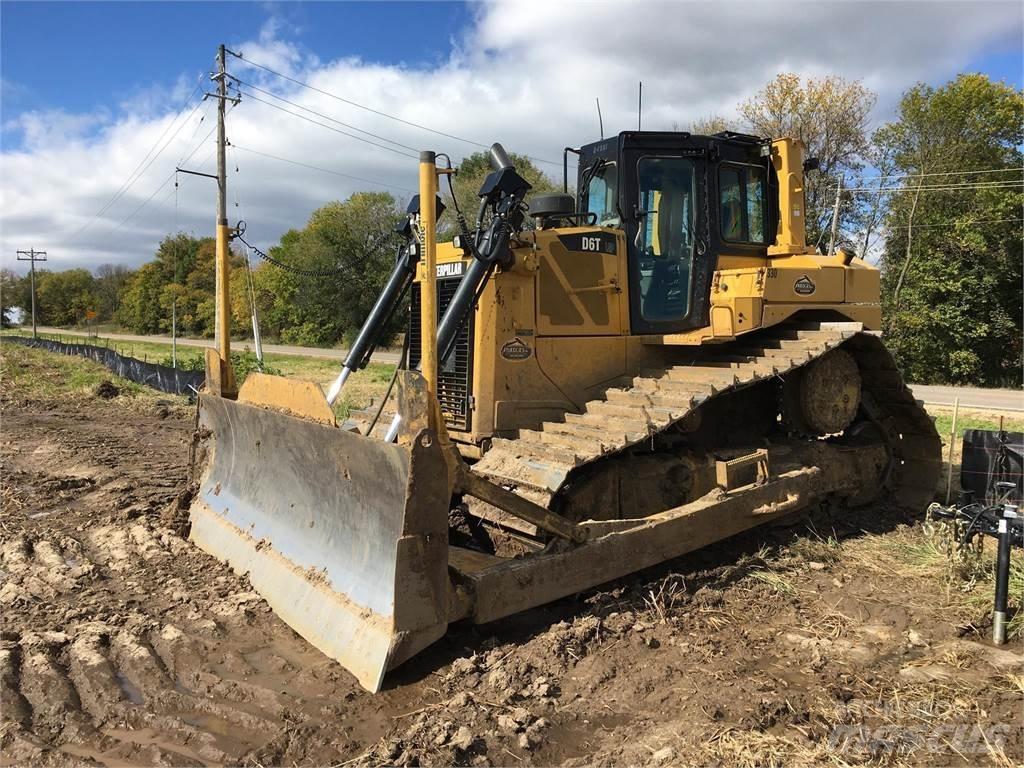 CAT D6T LGP Buldozer sobre oruga