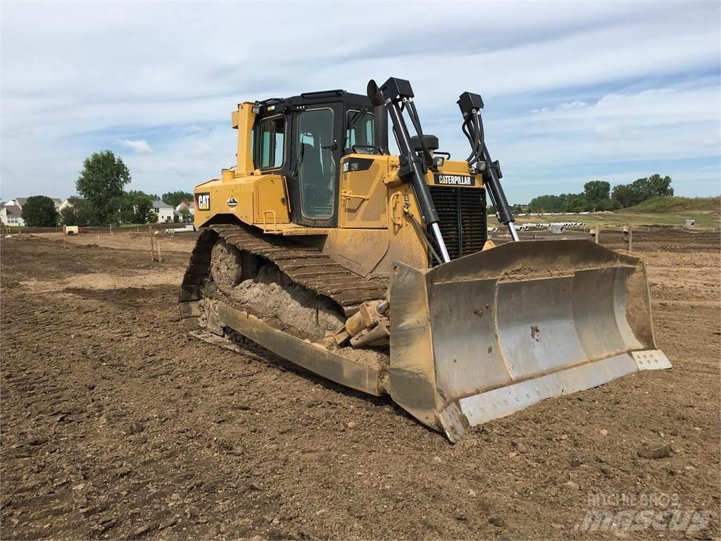 CAT D6T XW Buldozer sobre oruga