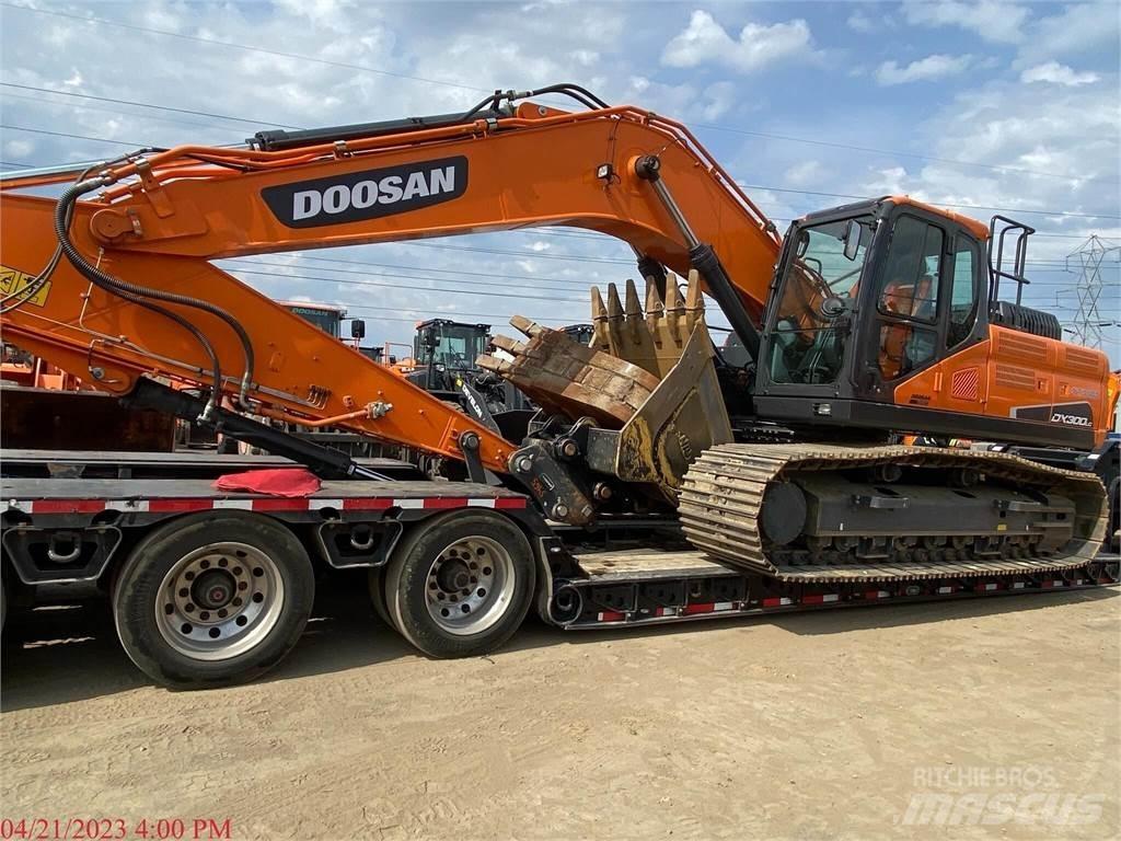 Develon DX300 LC-5 Excavadoras de cadenas