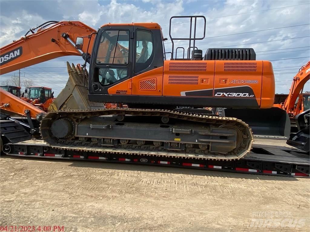 Develon DX300 LC-5 Excavadoras de cadenas