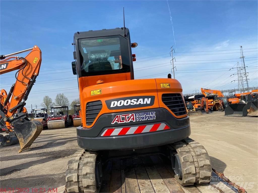 Doosan DX63-3 Excavadoras de cadenas