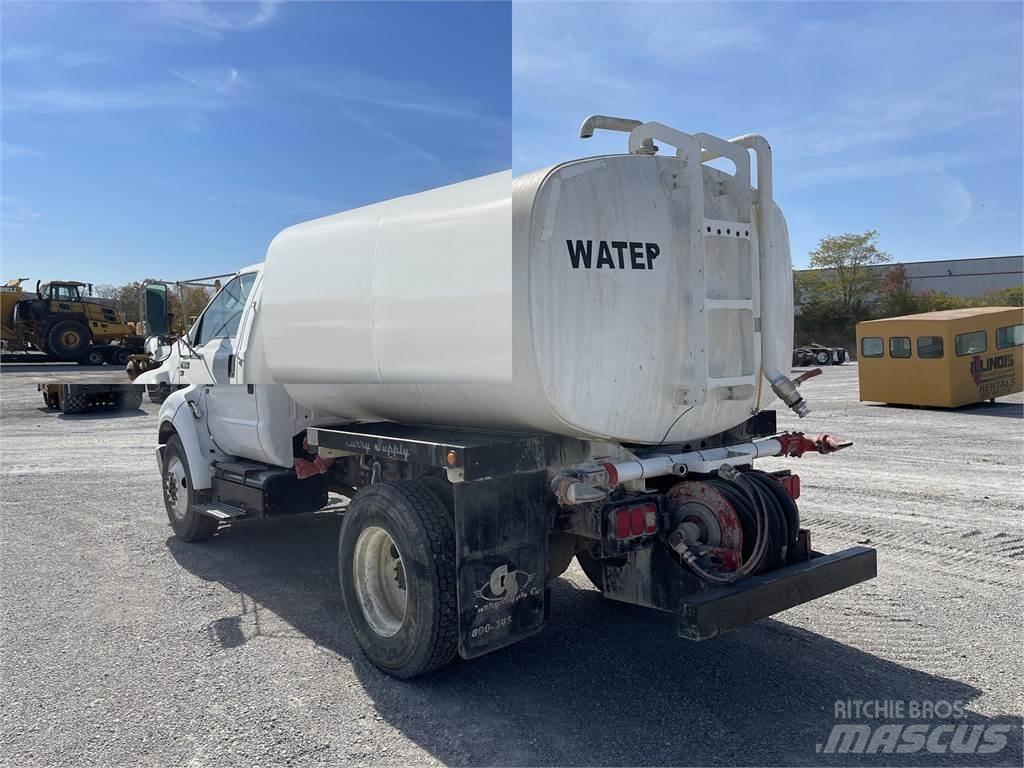Ford F650 XL SD Camiones cisterna