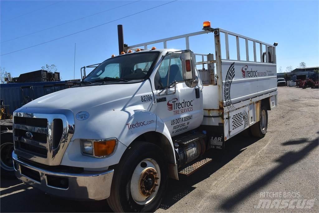 Ford F750 Vehículos - Taller