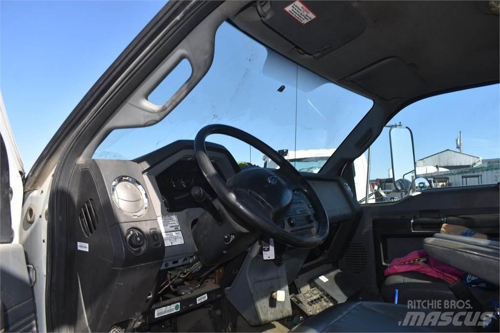 Ford F750 Vehículos - Taller