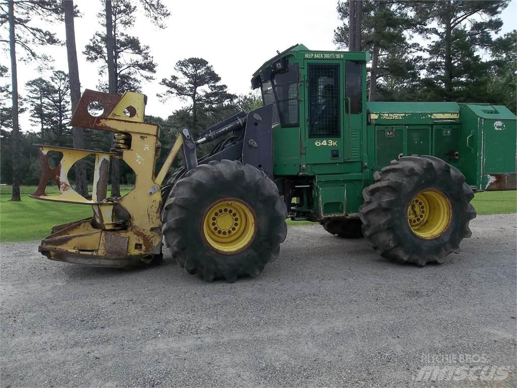 John Deere 643K Talador apilador