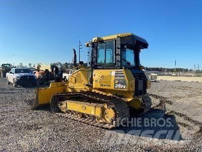 Komatsu D39PX-24 Buldozer sobre oruga