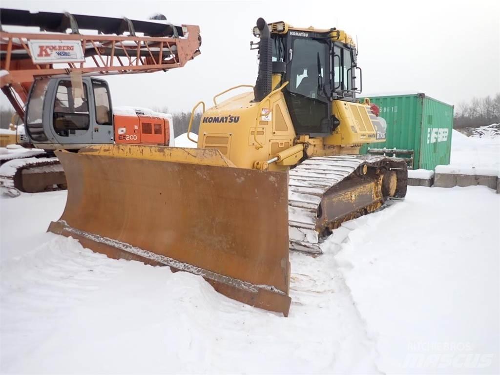 Komatsu D61PXi-24 Buldozer sobre oruga