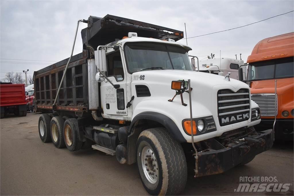 Mack GRANITE CV713 Camiones bañeras basculantes o volquetes