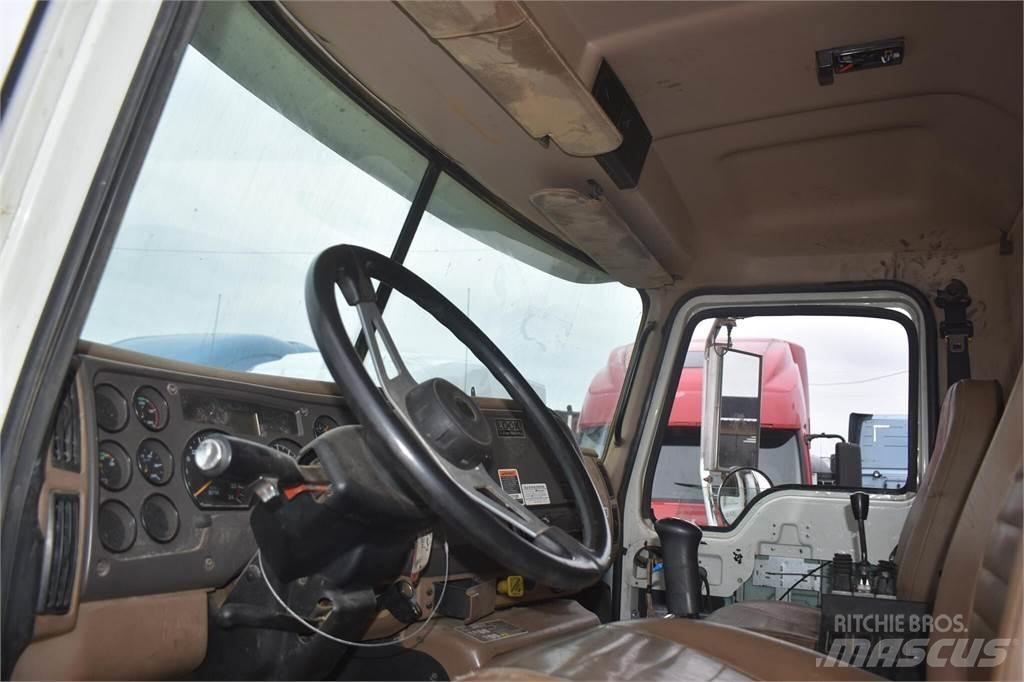 Mack GRANITE CV713 Camiones bañeras basculantes o volquetes
