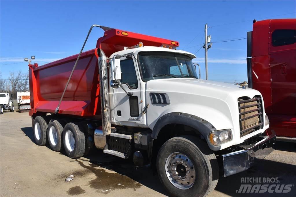 Mack GRANITE GU713 Camiones bañeras basculantes o volquetes