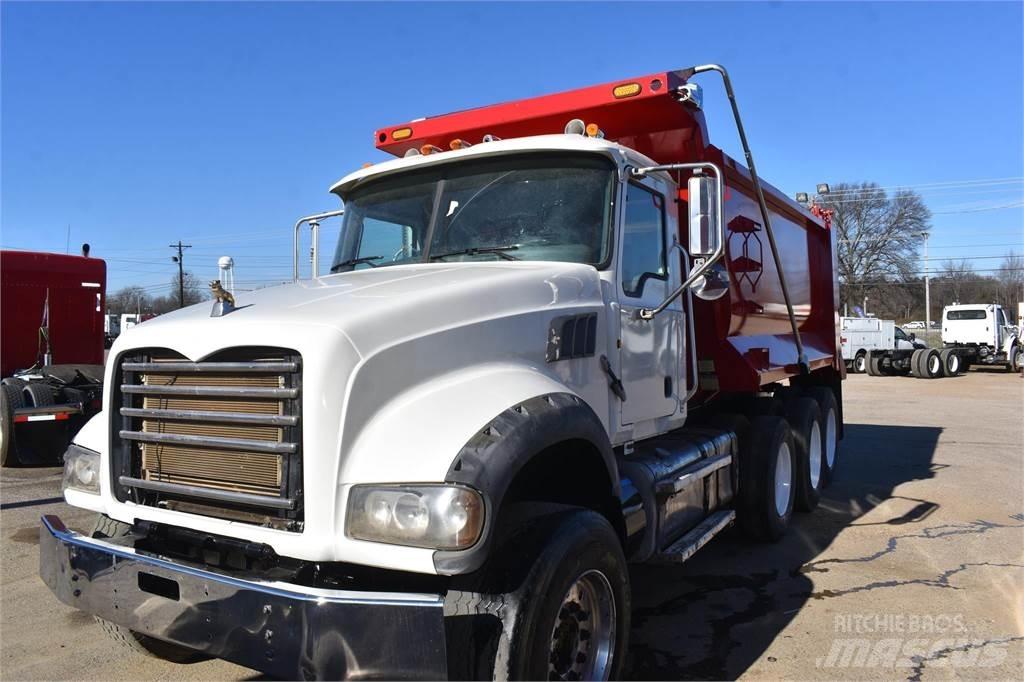 Mack GRANITE GU713 Camiones bañeras basculantes o volquetes