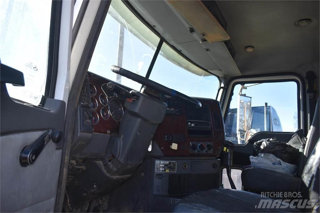 Mack GRANITE GU713 Camiones bañeras basculantes o volquetes