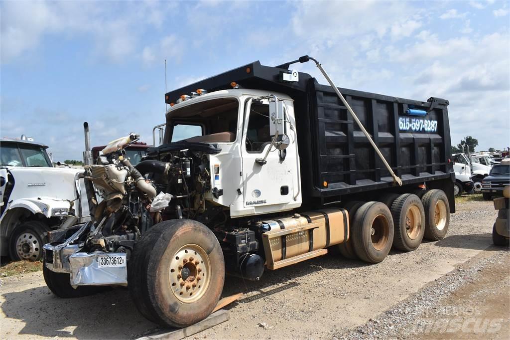 Mack GRANITE GU713 Camiones bañeras basculantes o volquetes
