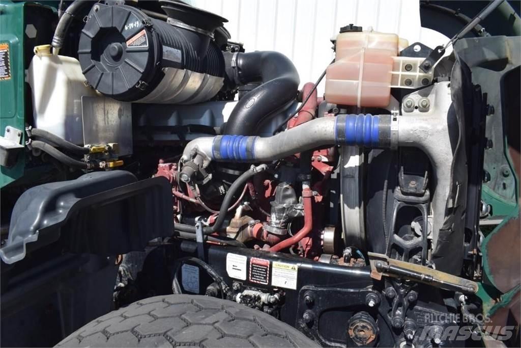 Mack GRANITE GU713 Camiones cisterna