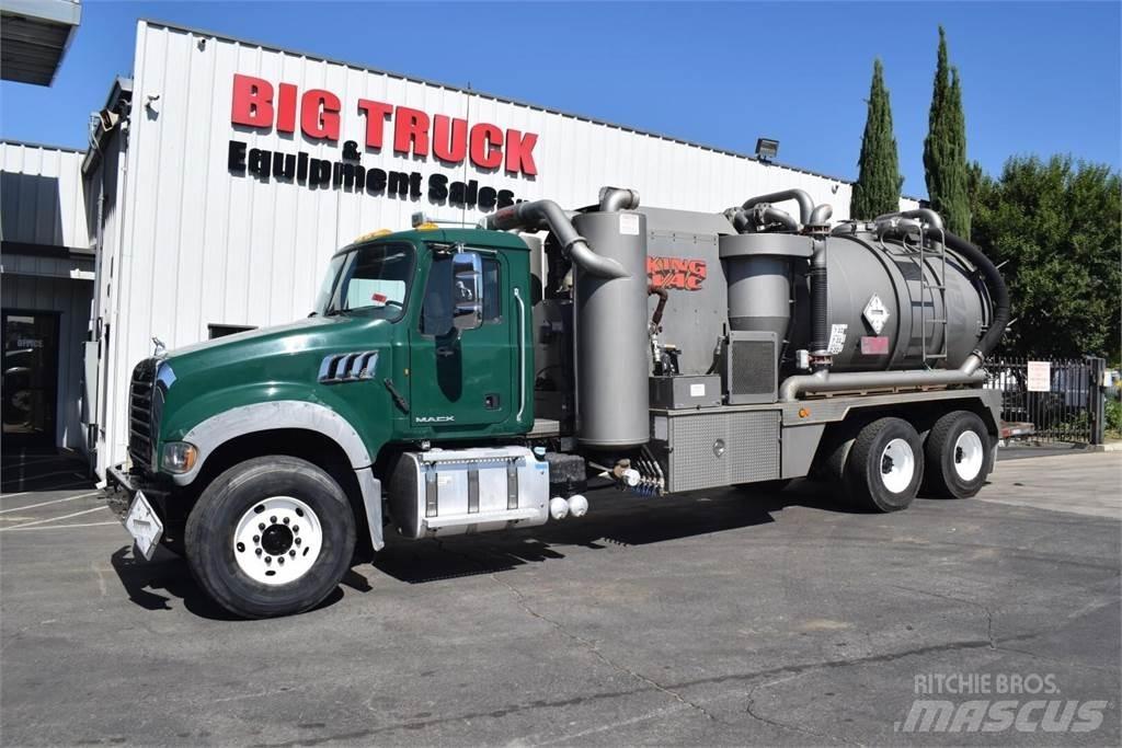 Mack GRANITE GU713 Camiones cisterna