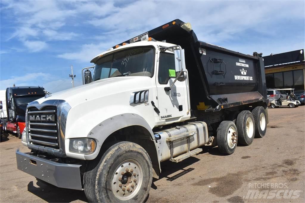 Mack GRANITE GU713 Camiones bañeras basculantes o volquetes