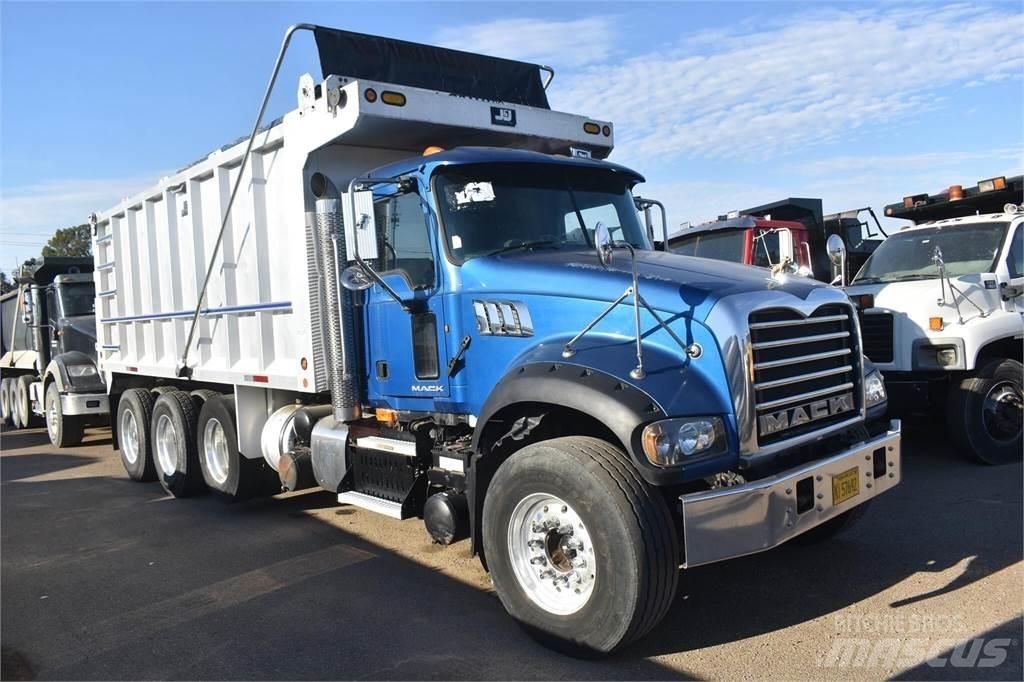 Mack GRANITE GU713 Camiones bañeras basculantes o volquetes