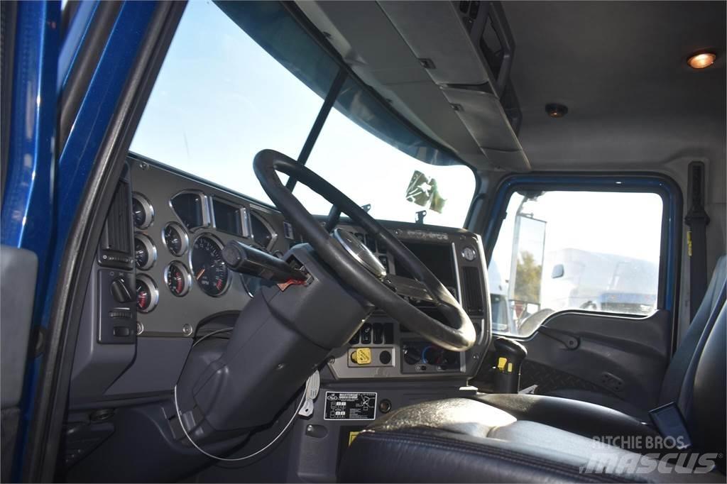 Mack GRANITE GU713 Camiones bañeras basculantes o volquetes