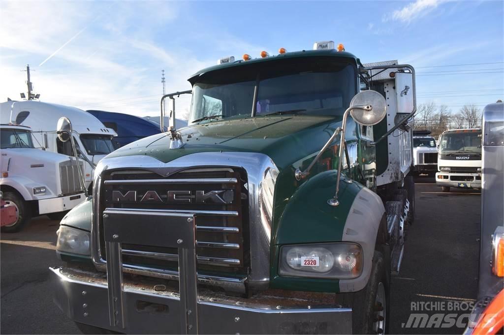 Mack GRANITE GU713 Camiones bañeras basculantes o volquetes