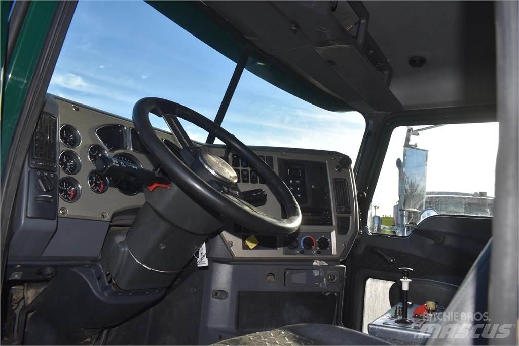 Mack GRANITE GU713 Camiones bañeras basculantes o volquetes