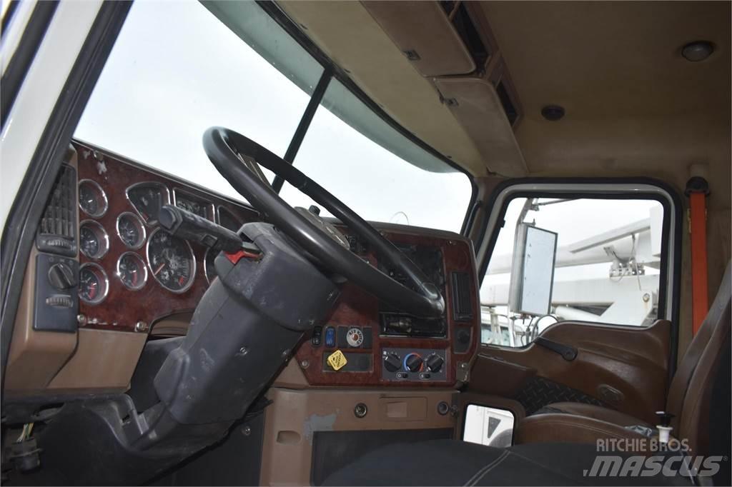Mack GRANITE GU713 Camiones bañeras basculantes o volquetes
