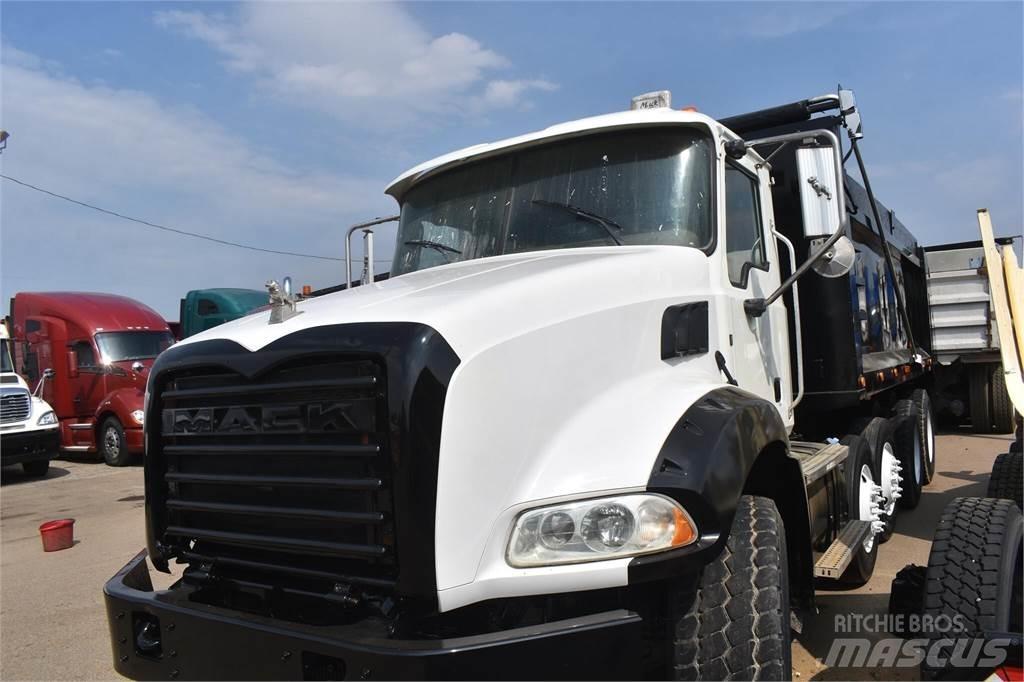 Mack GRANITE GU813 Camiones bañeras basculantes o volquetes